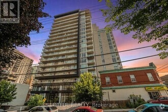 Building Photo - 255-1255 Bay St