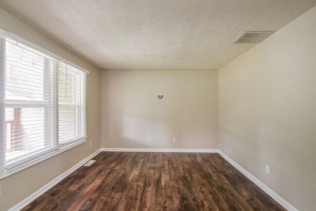 Building Photo - 4825 Manker St