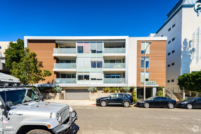 Exterior - Brentwood Savoy