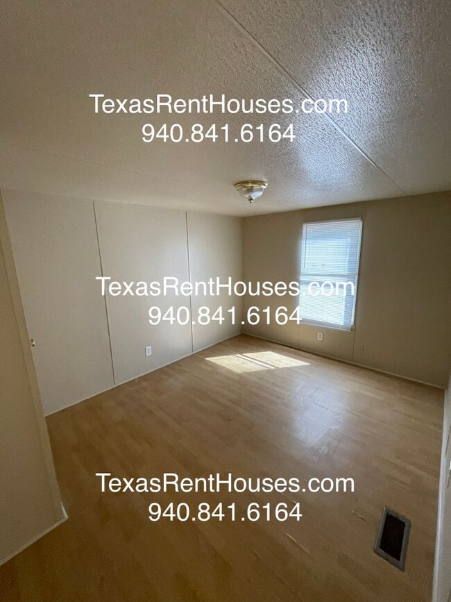 Building Photo - Great Home Available on a Quiet Cul-de-Sac