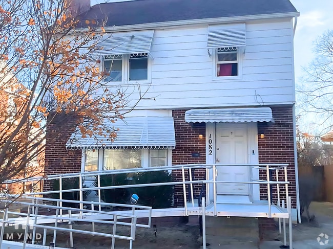 Building Photo - 1082 Lilley Ave