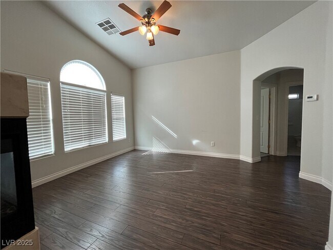 Foto del edificio - 7064 N Caribou Ridge St