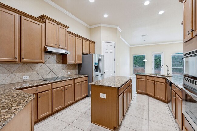 Foto del edificio - 23214 Crest View Way