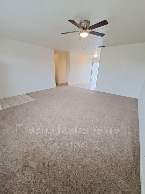 Building Photo - 180 E Calimyrna Ave
