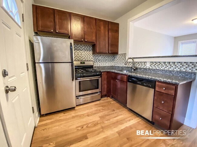 Foto del edificio - 4417 N Wolcott Ave
