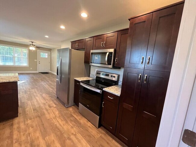 Foto del edificio - 10517 Walden St