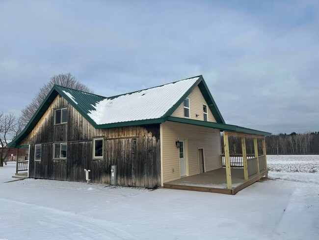 Building Photo - N10840 Brandy Creek Rd