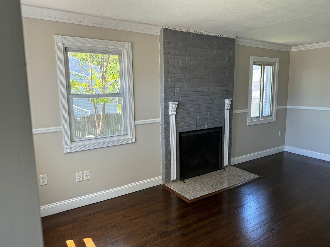 Primary Photo - 834 5th St