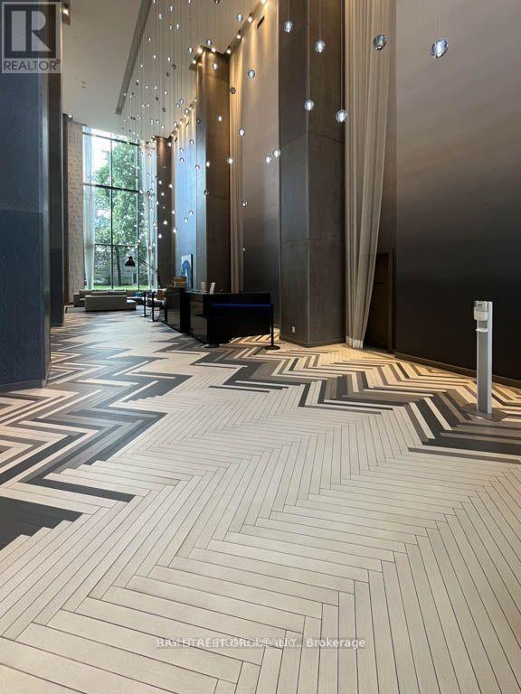 Building Photo - 65 St Mary St