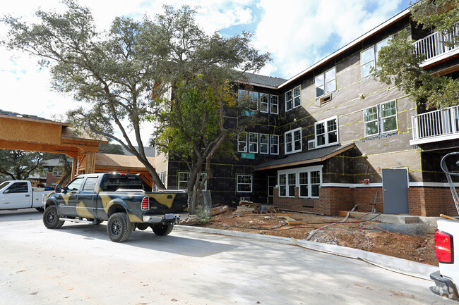 Building Photo - The Oaks Gracious Retirement Living