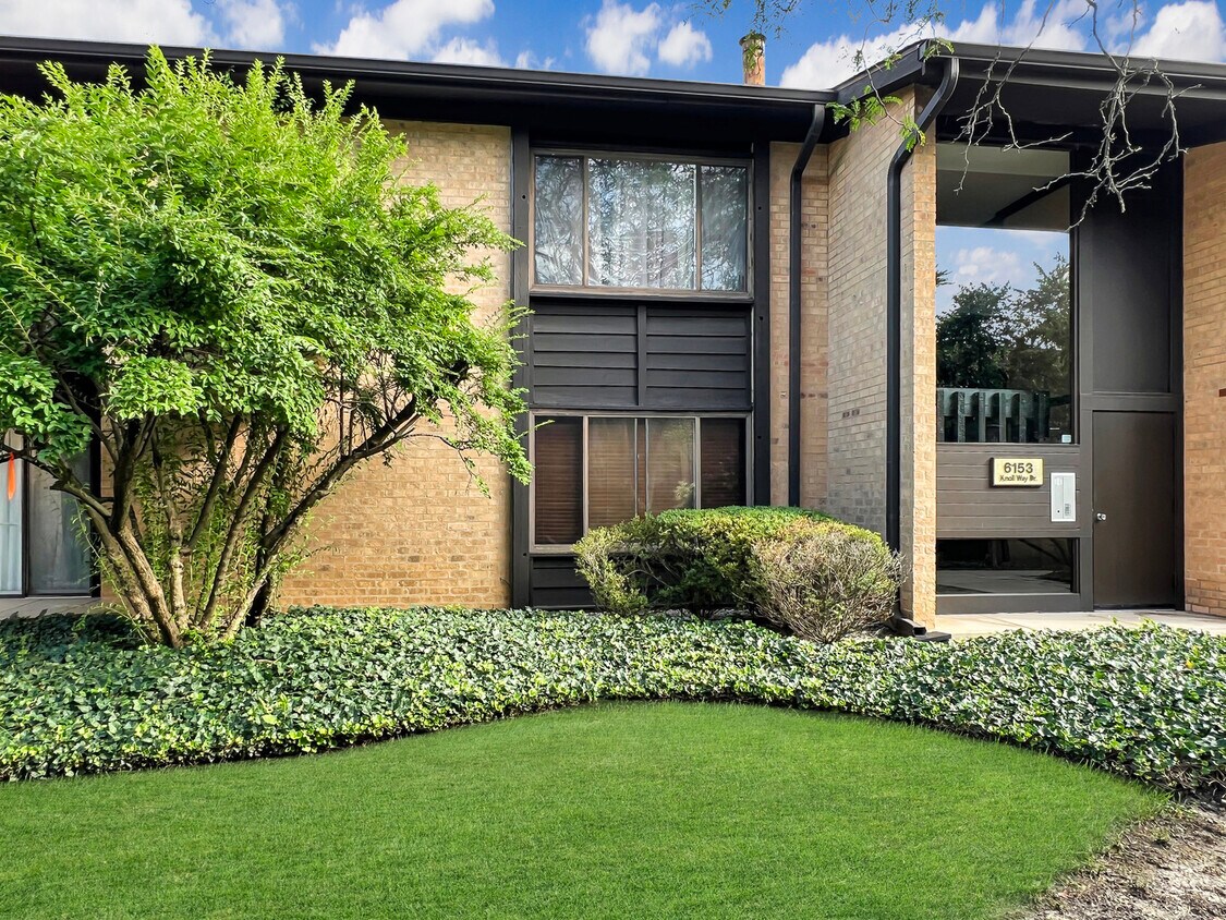 Foto principal - 6153 Knoll Way Dr