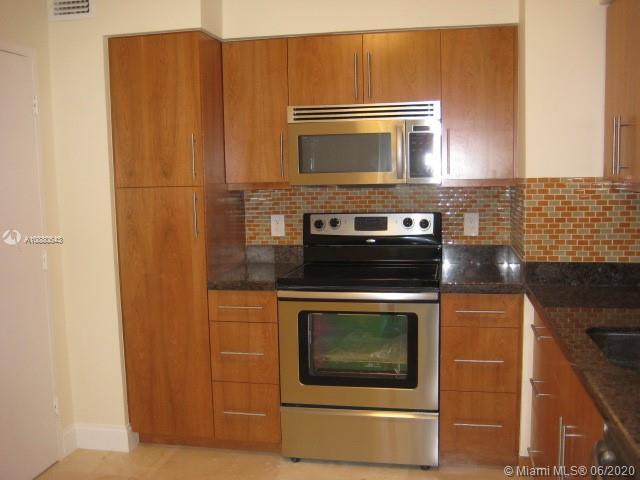 Building Photo - 9225 Collins Ave