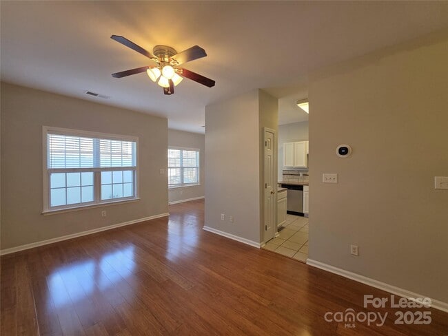 Building Photo - 2107 Lennoxshire Square Ct