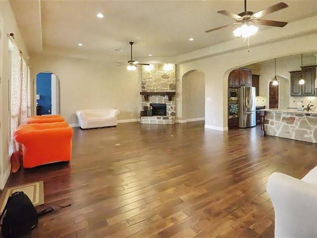 Foto del edificio - 4815 Livingston Dr