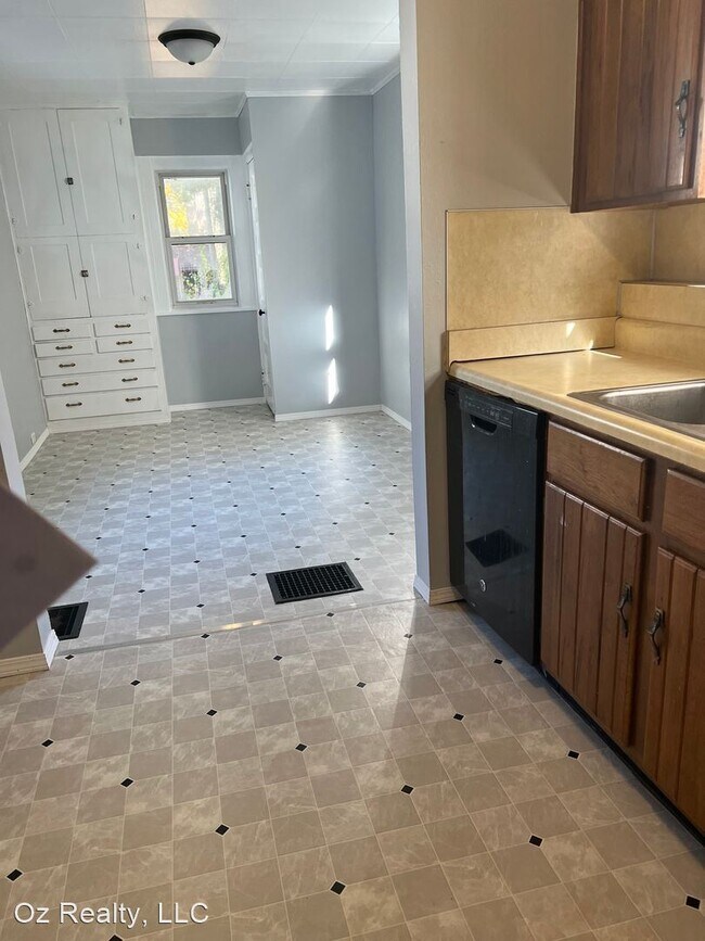 Foto del edificio - 4 br, 1 bath House - 1356 Eleanor Ave