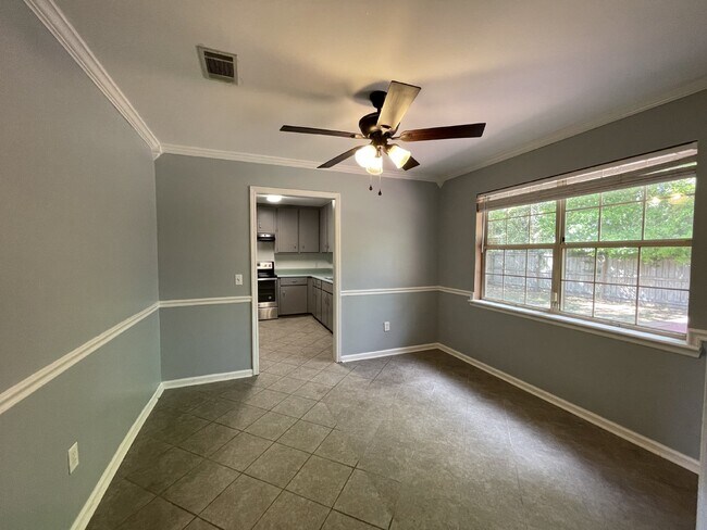 Building Photo - Home For Rent