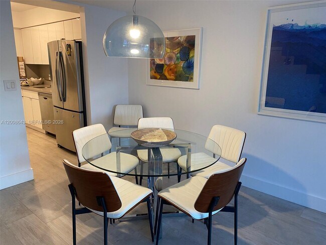 Building Photo - 881 Ocean Dr