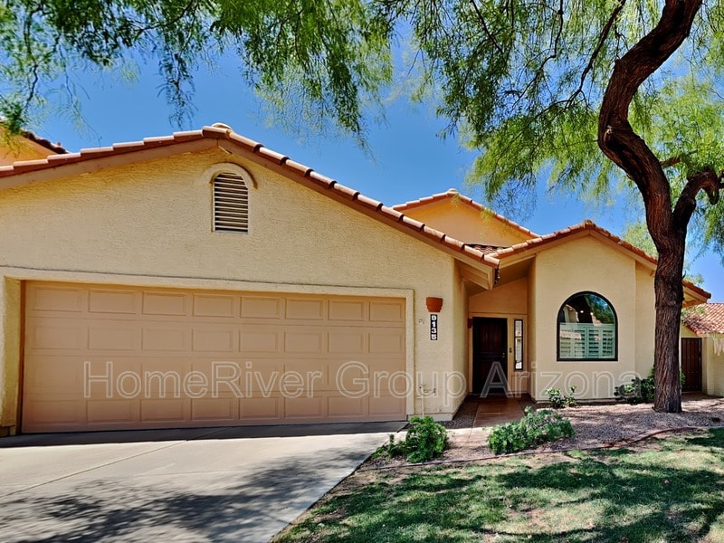 Primary Photo - 9135 E Laurel Ln