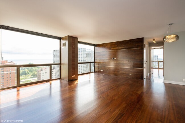 Foto del edificio - 4343 N CLARENDON Ave