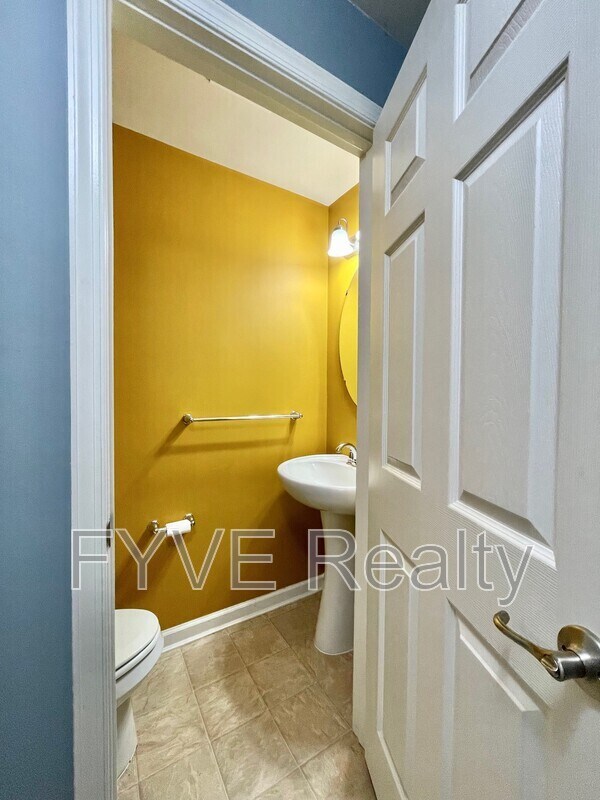 Building Photo - 723 Olive Wood Ln