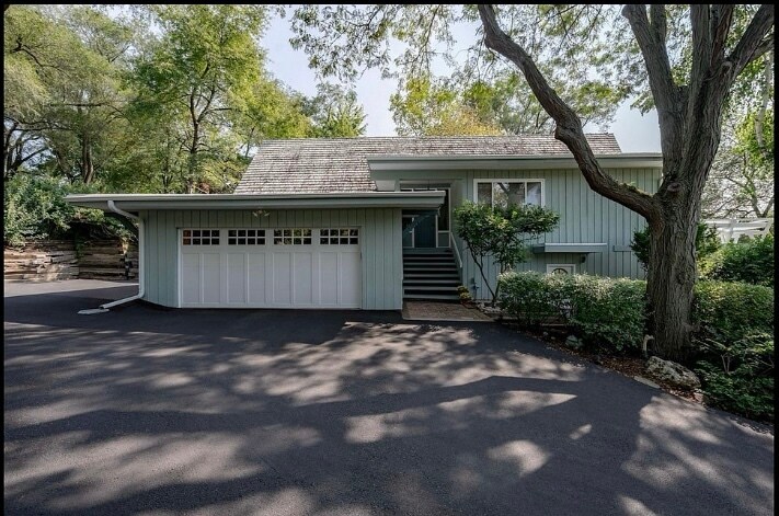 Primary Photo - 229 Circle Dr