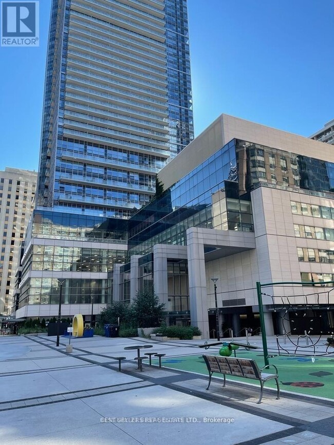 Photo du bâtiment - 386 Yonge St