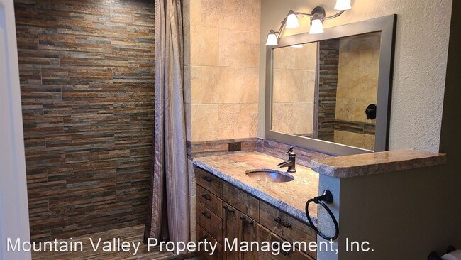 Building Photo - 3 br, 2 bath House - 11880 Kingbird Court