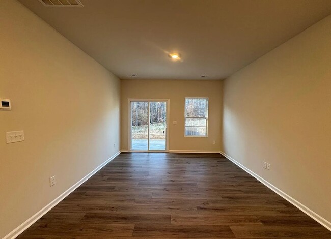 Building Photo - Brand-New Townhome for Rent!