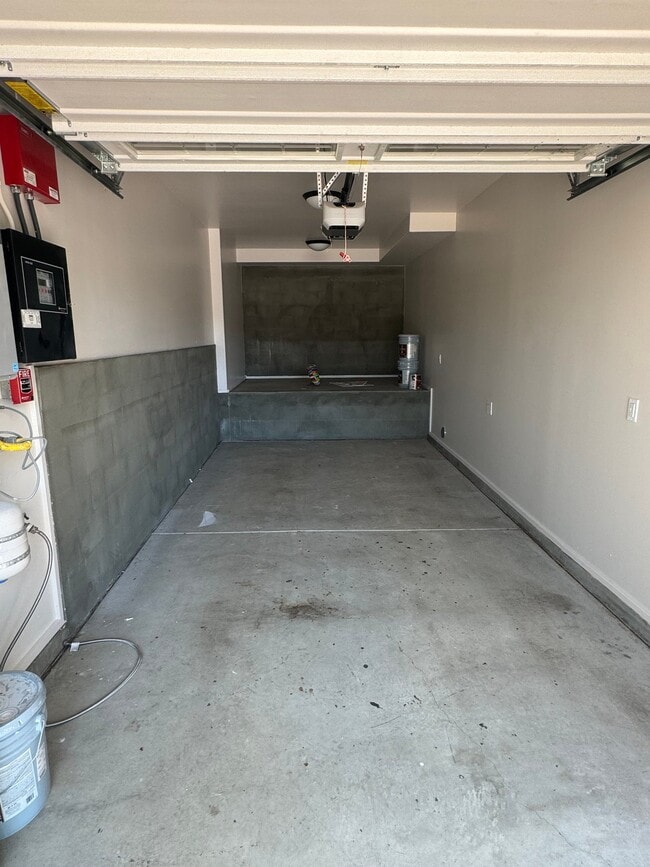 Building Photo - 5648 Lauretta St