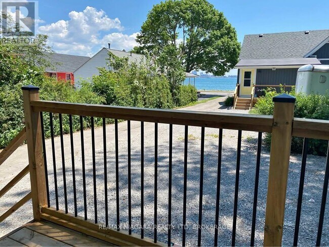 Photo du bâtiment - 474 Lakeshore Rd