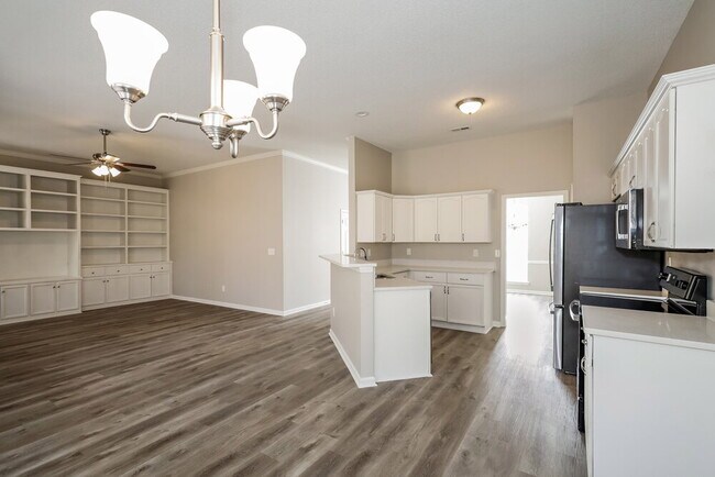 Foto del edificio - 7411 Claiborne Woods Rd