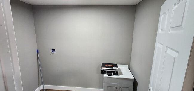 Photo - 429-431 Bolander House