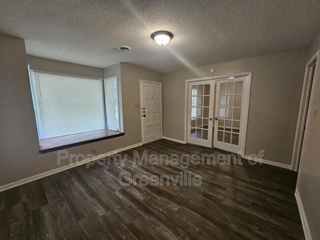 Foto del edificio - 510 Woodside Ln