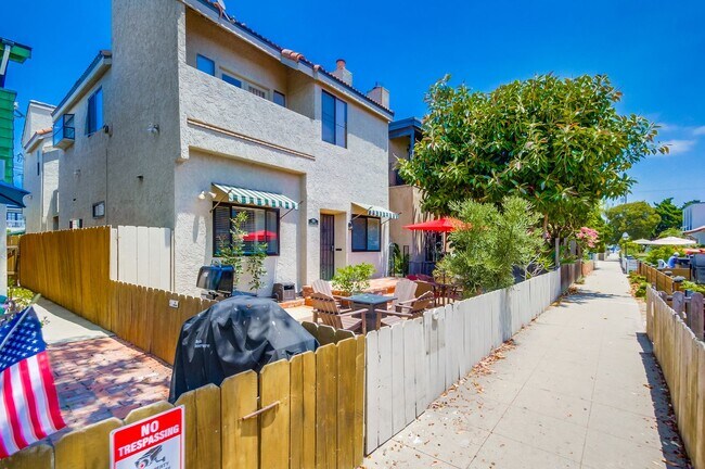 Foto del edificio - 824 Island Ct