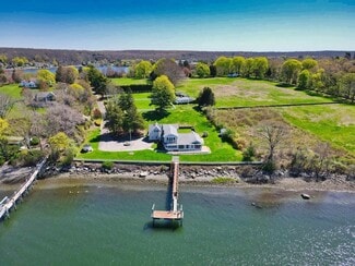 Building Photo - 149 Nanaquaket Rd