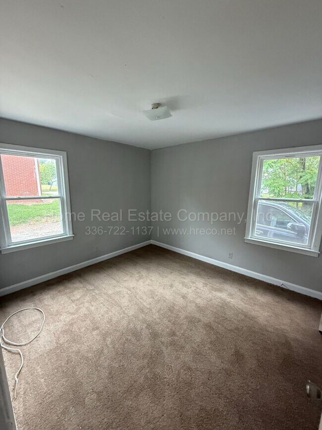 Foto del edificio - 1447 Clark Ave