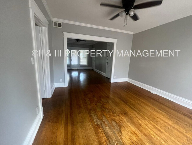 Foto del edificio - 217 W 37th St