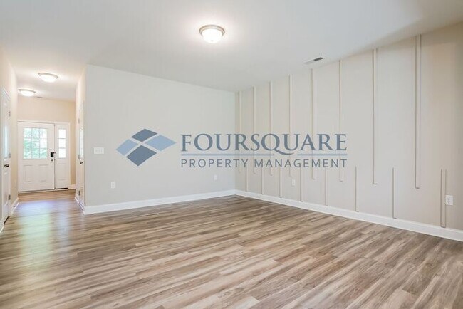Foto del edificio - Townhome | Back Patio with Privacy Fence |...