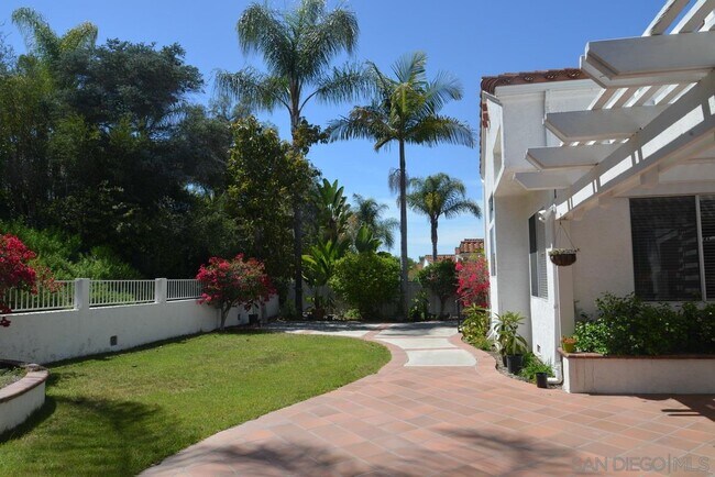 Foto del edificio - 4925 Alameda Dr