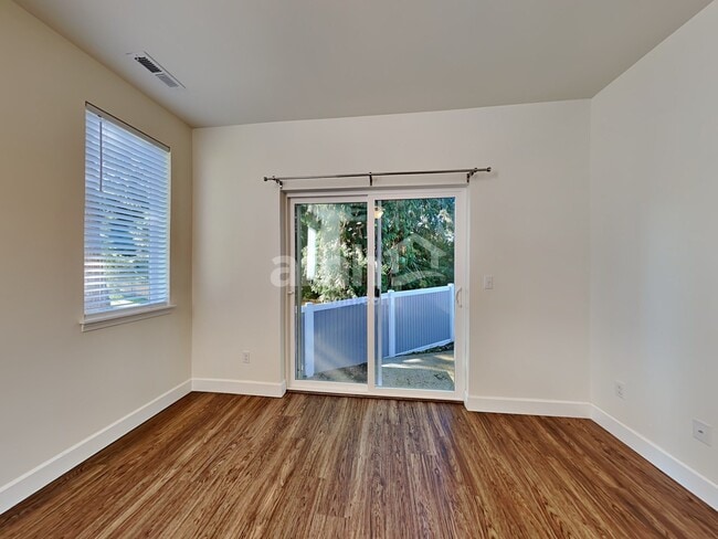 Foto del edificio - 13938 106th Ave E