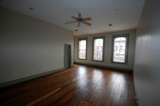 Building Photo - 129 S Main St