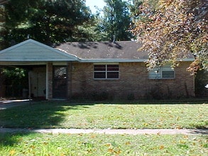 Building Photo - 1811 Rosemond Ave