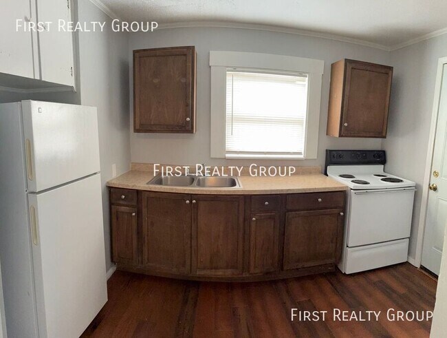 Photo - 2921 N Main St Apartment