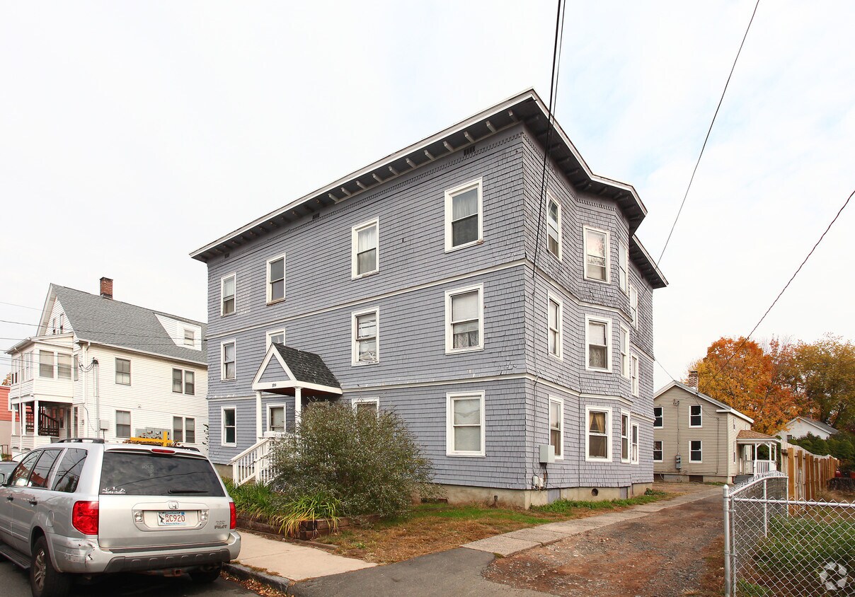 109 Pearl St, Enfield, CT 06082 Apartments in Enfield, CT