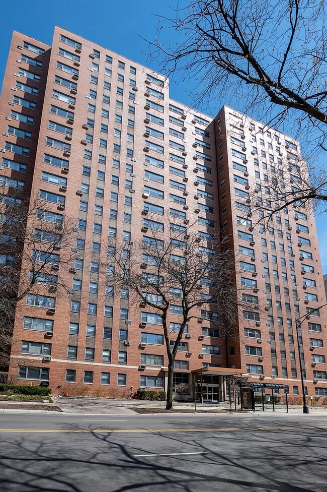 Foto del edificio - 2909 N Sheridan Rd