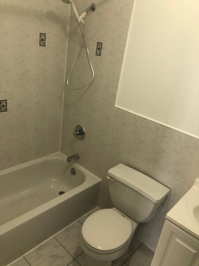 Foto del edificio - 1007 Halsey St