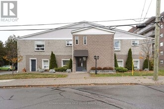 Building Photo - 26-226 Spencer St E