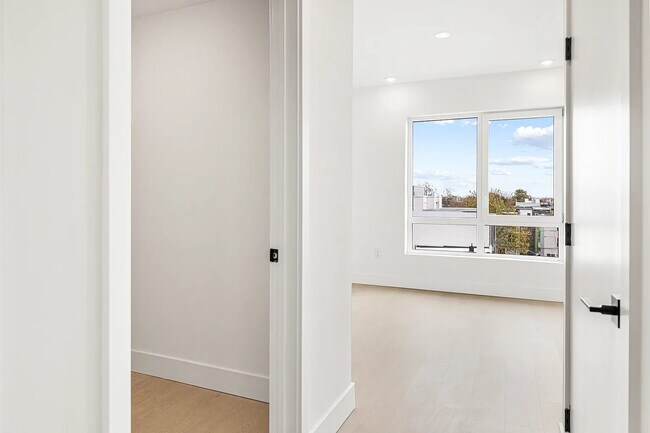 Foto del edificio - 2139 N 10th St