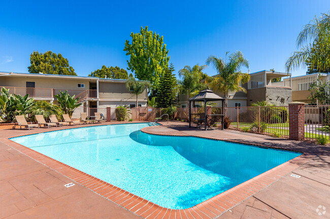 Piscina - Magnolia Place Apartments