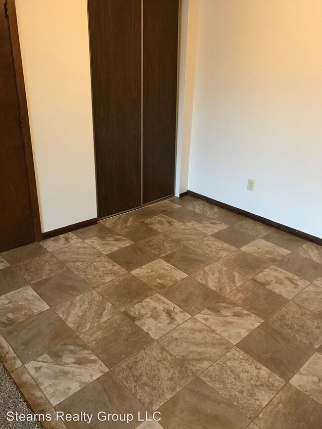 Foto del edificio - 410-410 33rd Ave N